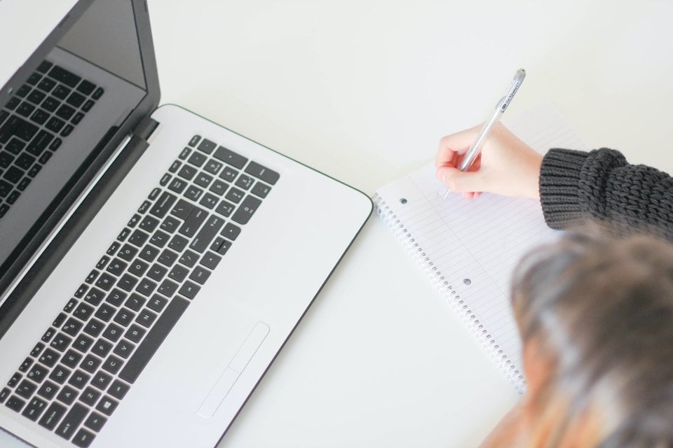Rozwój w czasach zarazy – kursy i szkolenia online tworzenia stron internetowych i marketingu internetowego
